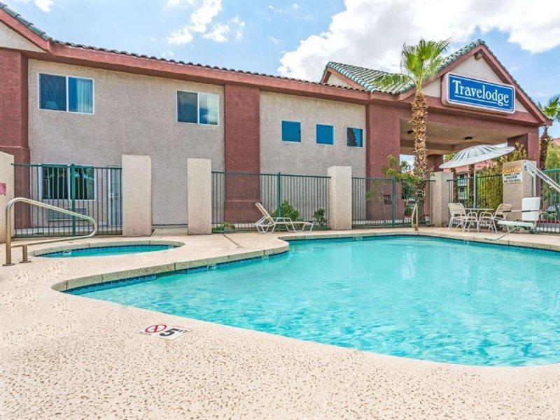 Days Inn By Wyndham Phoenix West Exterior photo